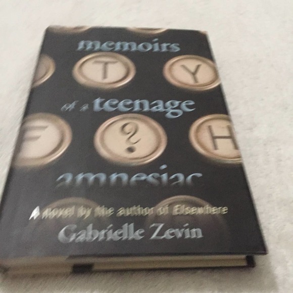 Memoirs of a Teenage Amnesiac - Hardcover Book - Picture 3 of 7